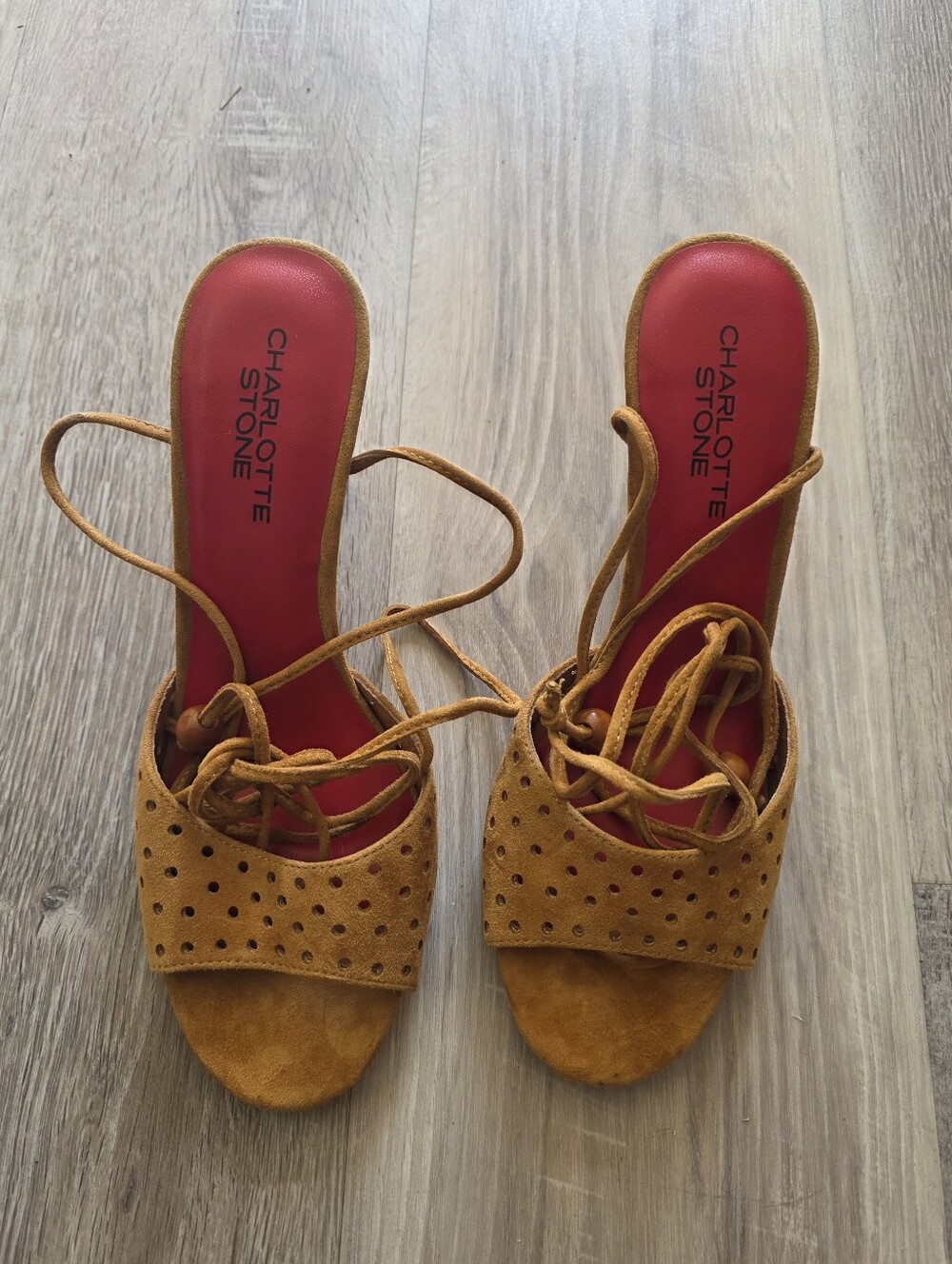 NWOB Charlotte Stone Lionel Heels In Bamboo Size 10